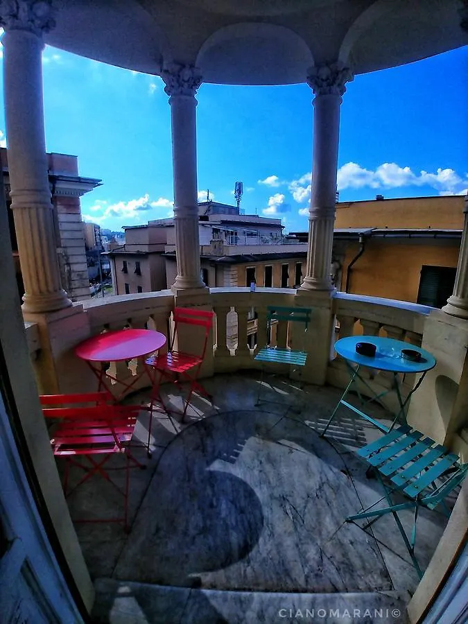 Home Genoa Hostel
