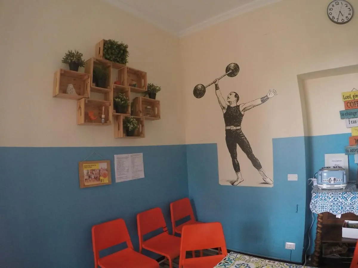 Home Genoa Hostel